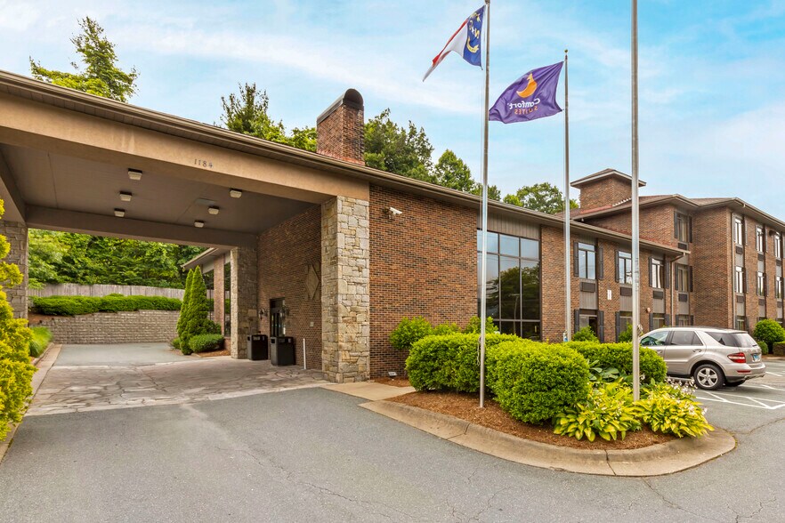 1184 Highway 105, Boone, NC à vendre - Photo du bâtiment - Image 2 de 13