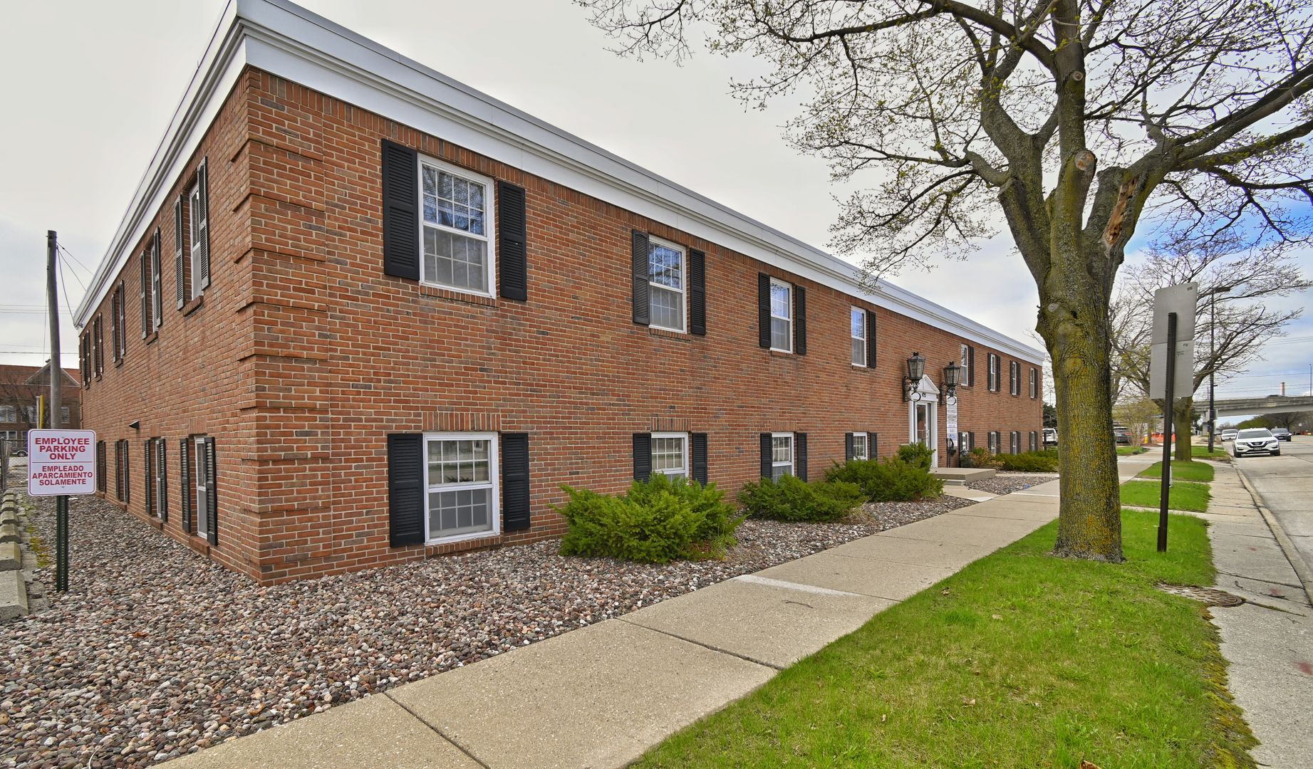 425 S Adams St, Green Bay, WI for lease Building Photo- Image 1 of 13