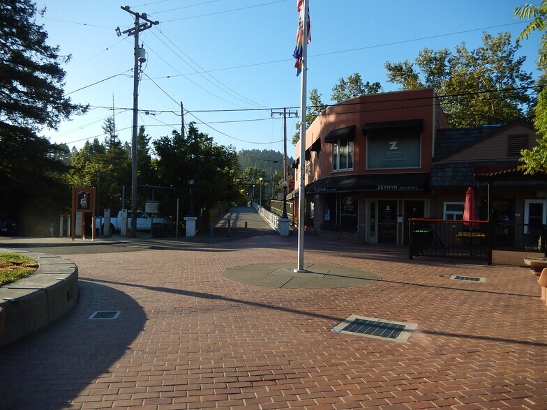 16203 First St, Guerneville, CA à louer - Photo du bâtiment - Image 1 de 1