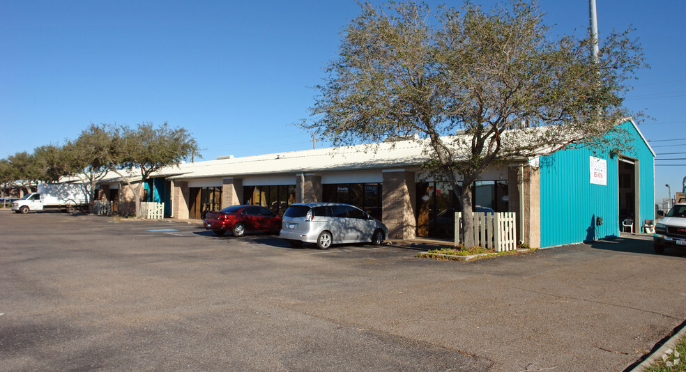 3740-3790 Wow Rd, Corpus Christi, TX for lease - Building Photo - Image 3 of 10