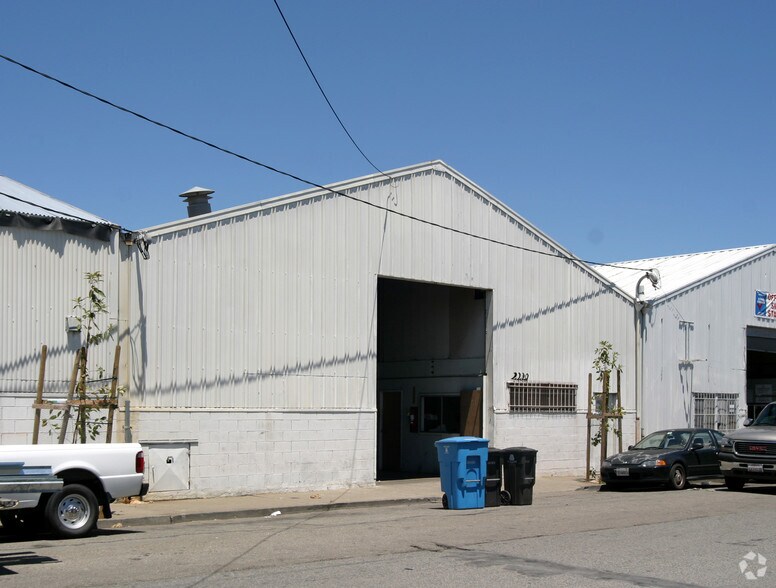 2220 Ingalls St, San Francisco, CA à vendre - Photo du bâtiment - Image 2 de 6
