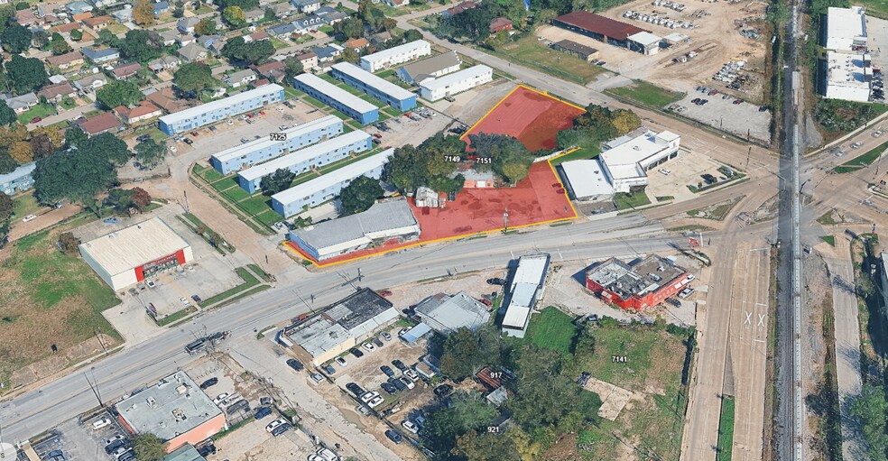 Martini Hardware Lawndale portefeuille de 4 propriétés à vendre sur LoopNet.ca - Photo du bâtiment - Image 2 de 21