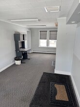 4 Pigeon Hill Road, Mechanic Falls, ME for lease Interior Photo- Image 1 of 9