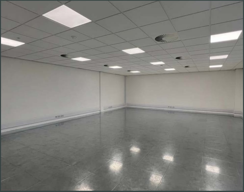 Fusilliers Way, Warwick, WAR CV34 8DD - Unit 5 - - Interior Photo - Image 2 of 2
