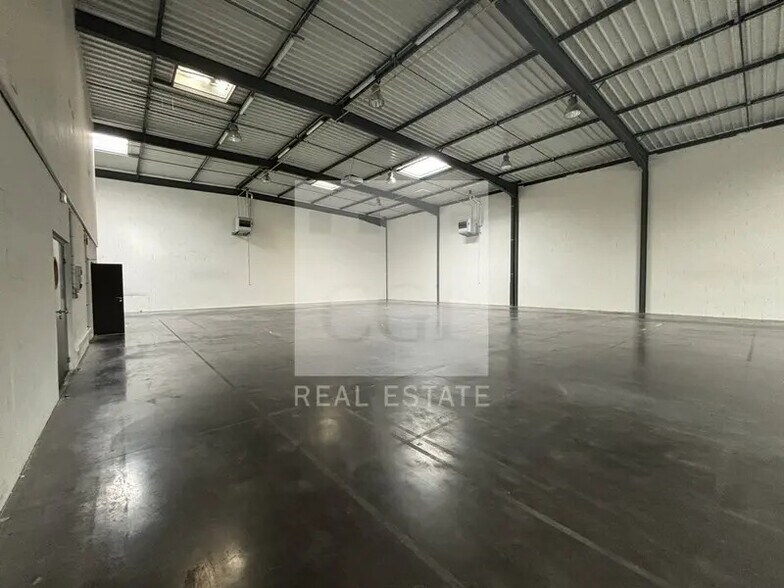50 Rue Jean Zay, Saint-Priest for lease - Interior Photo - Image 3 of 13