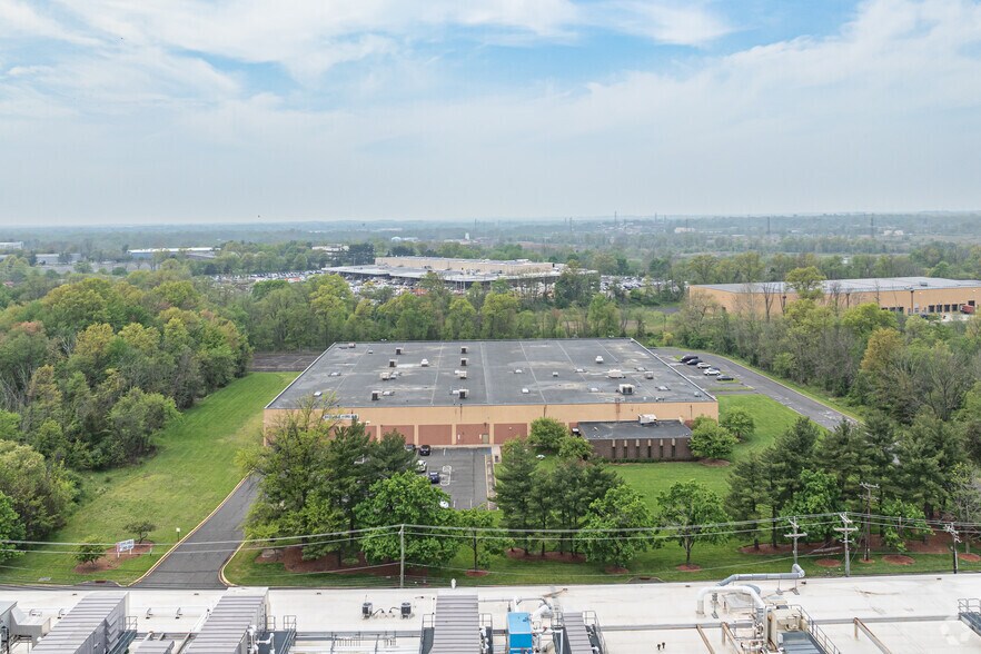 101 Cottontail Ln, Somerset, NJ à louer - Aérien - Image 2 de 5