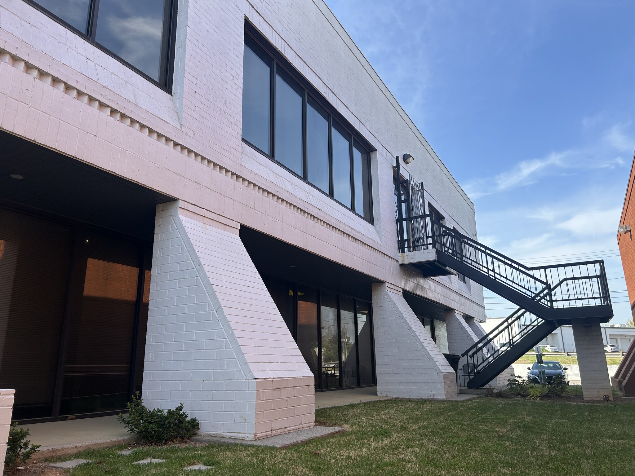 3050 Amwiler Rd, Peachtree Corners, GA for lease Primary Photo- Image 1 of 16