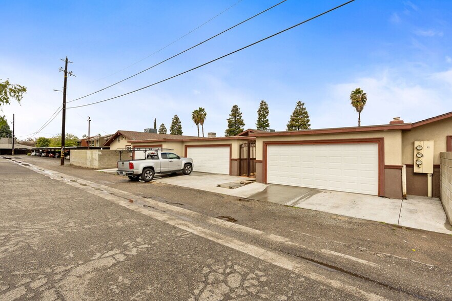 5180 E Hedges Ave, Fresno, CA à vendre - Photo du bâtiment - Image 2 de 9