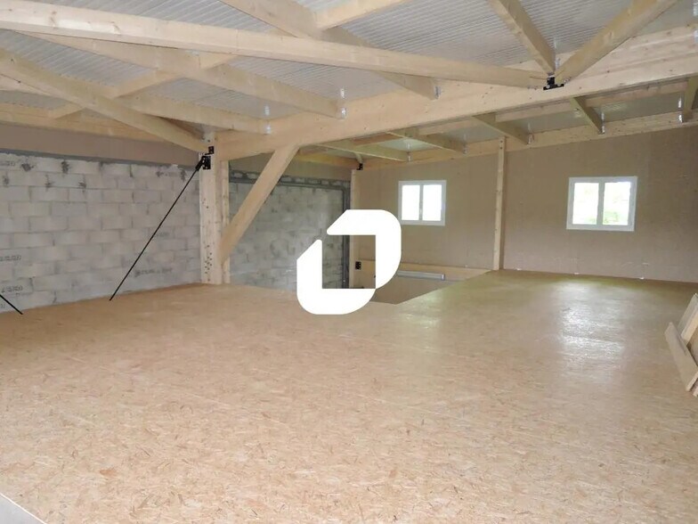 Flex in Croissy-Beaubourg for lease - Interior Photo - Image 2 of 3