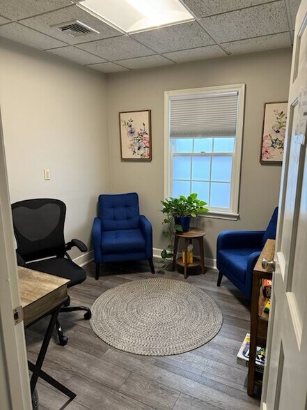 693 E Central St, Franklin, MA à louer - Photo intérieure - Image 3 de 11
