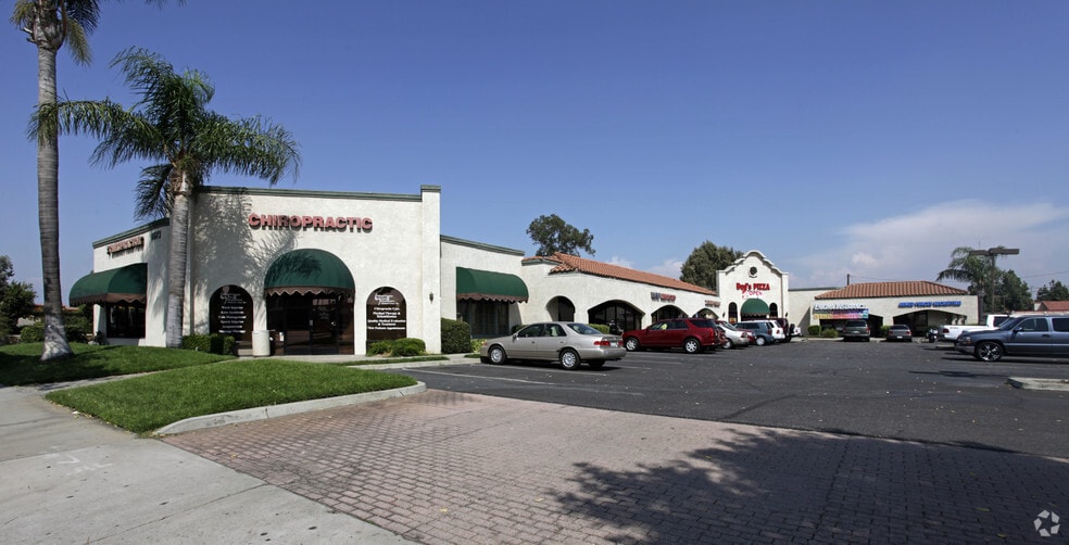 9673 Sierra Ave, Fontana, CA for lease - Primary Photo - Image 1 of 4