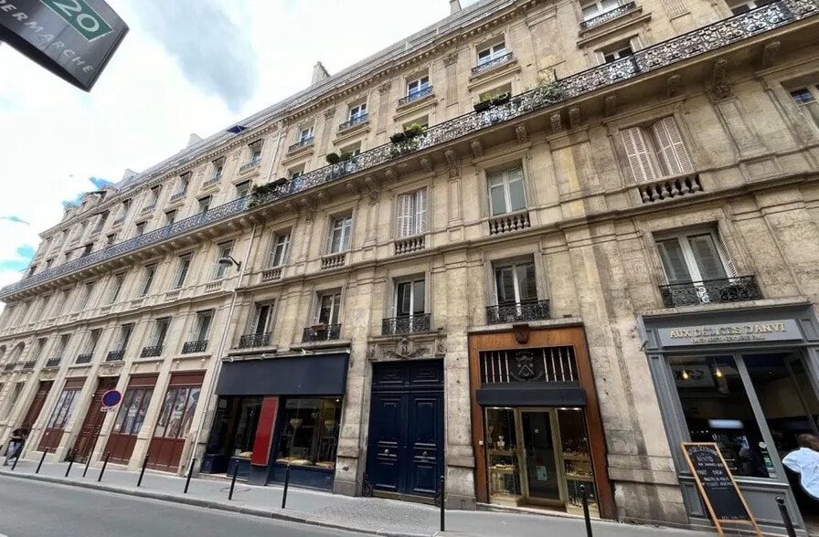 5 Rue Blanche, Paris for sale - Building Photo - Image 1 of 9