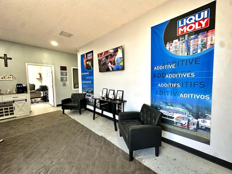 2801 E Yandell Dr, El Paso, TX à louer - Photo du bâtiment - Image 3 de 7