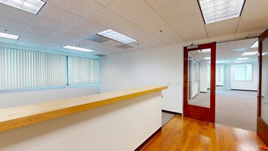 28632 Roadside Dr, Agoura Hills, CA à louer Numérisation 3D de Matterport- Image 1 de 5