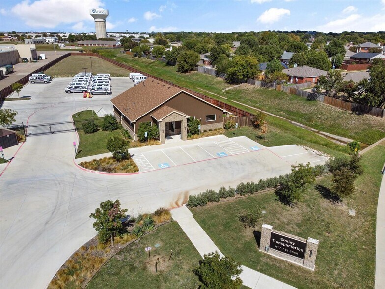 5805 Starnes Rd, Watauga, TX à vendre - Photo du bâtiment - Image 2 de 14