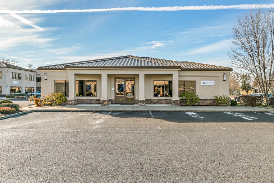 3144 State St, Medford, OR à louer - Photo principale - Image 1 de 58