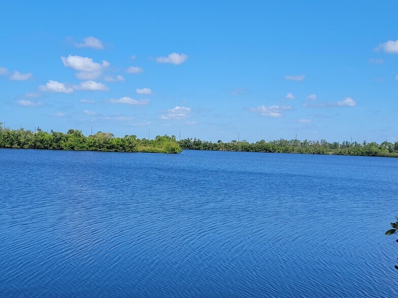 12660 Harring way, Placida, FL à vendre - Photo du bâtiment - Image 3 de 7