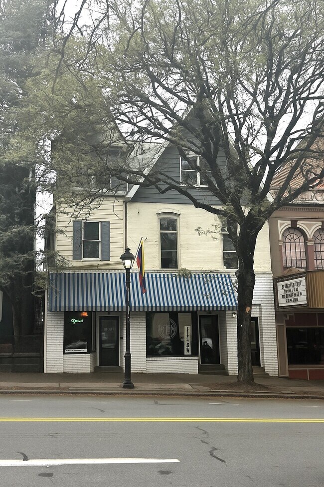 More details for 526 Main St, Stroudsburg, PA - Retail for Lease