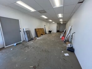 22720-22750 Roscoe Blvd, West Hills, CA à louer Photo intérieure- Image 1 de 3