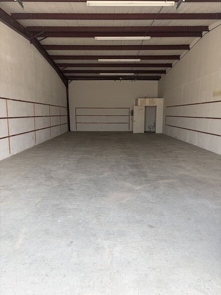 4614 DC Dr, Tyler, TX for lease - Building Photo - Image 3 of 9