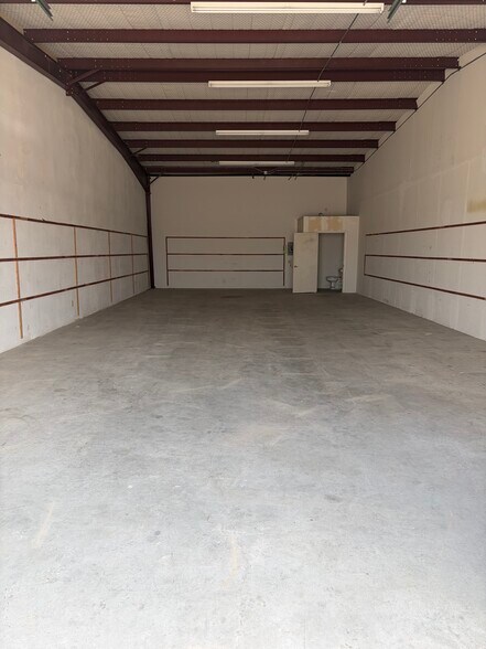 4614 DC Dr, Tyler, TX à louer - Photo du bâtiment - Image 3 de 9