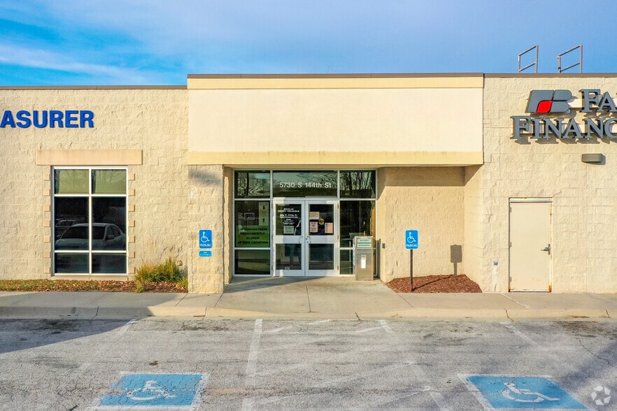 5730 S 144th St, Omaha, NE à louer - Photo du bâtiment - Image 2 de 5