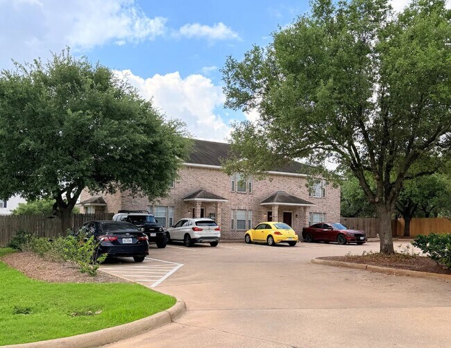 Plus de détails pour 1128-1136 Gridiron Drive, College Station, TX - Multi-résidentiel à vendre
