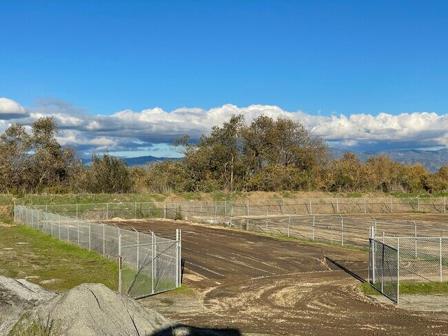 Plus de détails pour 265 River Rd, Salinas, CA - Terrain à louer