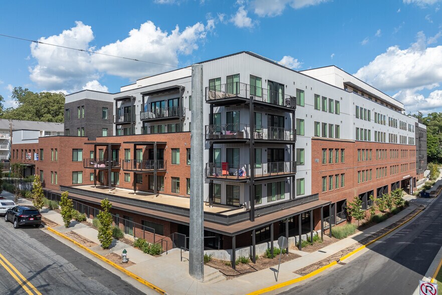 230 N Finley St, Athens, GA à louer - Photo du bâtiment - Image 1 de 9