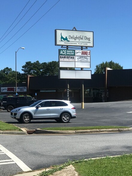 4934-4948 Lower Roswell Rd, Marietta, GA for lease - Building Photo - Image 2 of 5