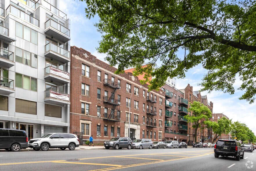 2145 Ocean Ave, Brooklyn, NY à vendre - Photo principale - Image 1 de 28