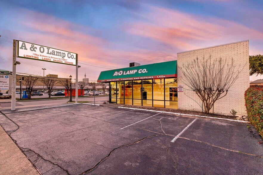 3936 Bellaire Blvd, Houston, TX à louer - Photo du bâtiment - Image 1 de 1