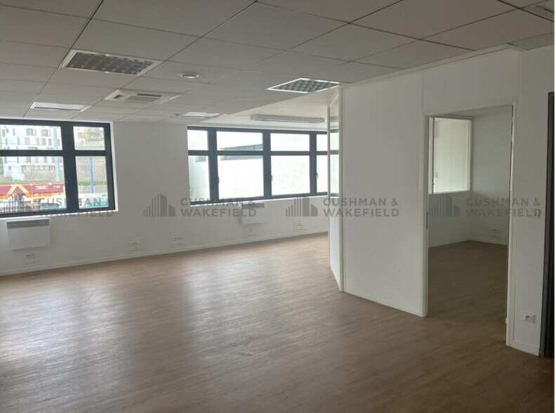 16 Rue Jean Jacques Rousseau, Issy-les-Moulineaux à louer - Photo du bâtiment - Image 3 de 24