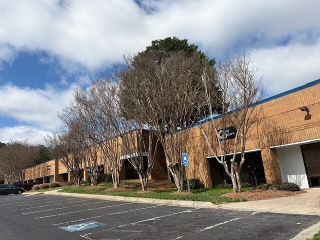 6400 Atlantic Blvd, Norcross, GA à louer - Photo du bâtiment - Image 2 de 7