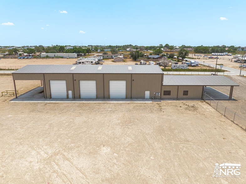3211 S County Road 1180, Midland, TX à louer - Photo du bâtiment - Image 2 de 18