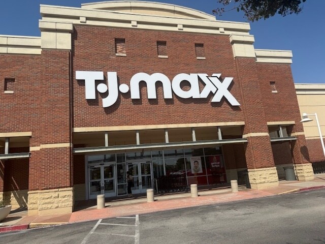 1101 Melbourne Rd, Hurst, TX à louer - Photo du bâtiment - Image 2 de 2