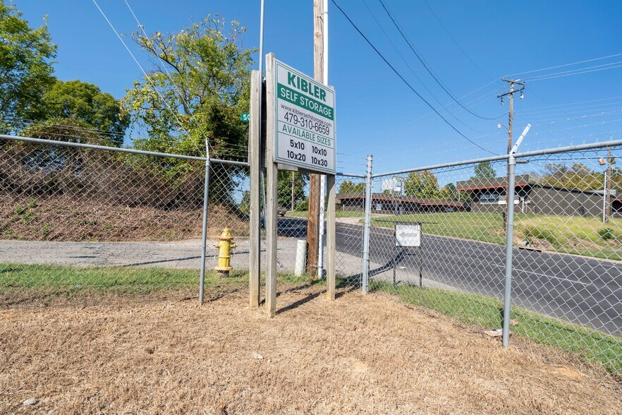 2510 Kibler Rd, Van Buren, AR à vendre - Photo du bâtiment - Image 2 de 23