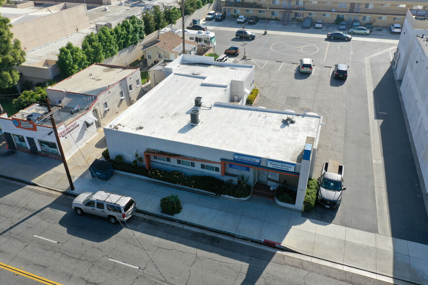 16704 Clark Ave, Bellflower, CA for lease - Building Photo - Image 1 of 4