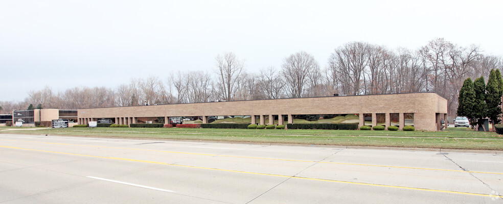 37400 Garfield Rd, Clinton Township, MI for sale - Building Photo - Image 2 of 10