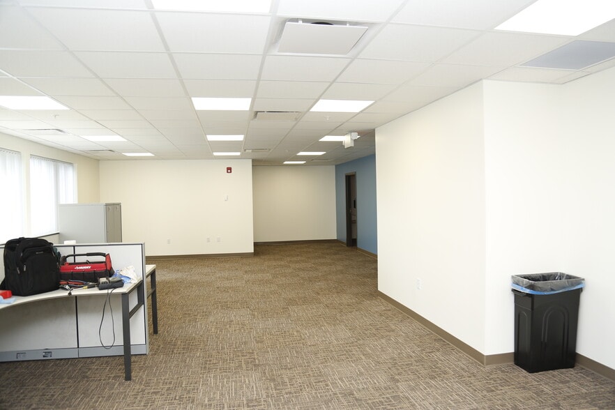 300 Wedgewood Dr, Morgantown, WV à louer - Photo du bâtiment - Image 3 de 14