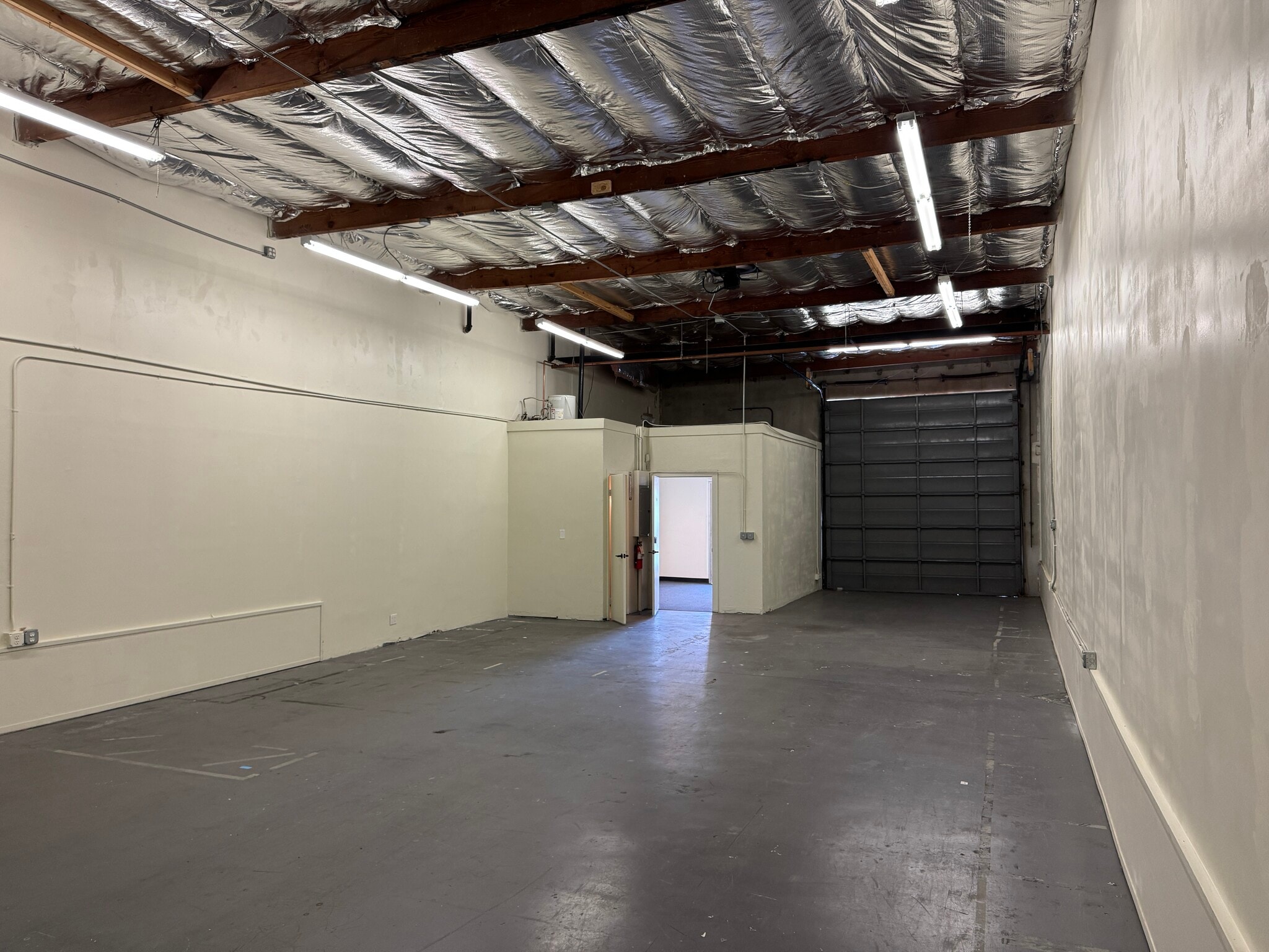 805 University Ave, Los Gatos, CA à louer Photo intérieure- Image 1 de 2