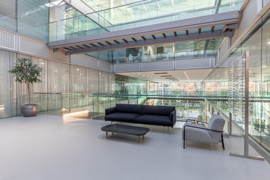 566 Chiswick High Rd, Londres à louer - Photo intérieure - Image 3 de 10