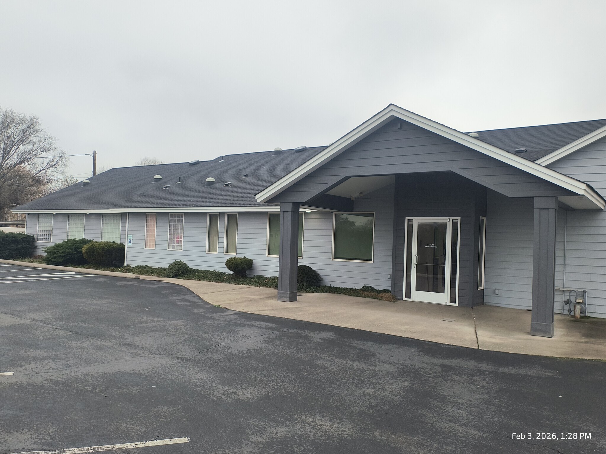 841 E Lincoln Ave, Sunnyside, WA à louer Photo du bâtiment- Image 1 de 3