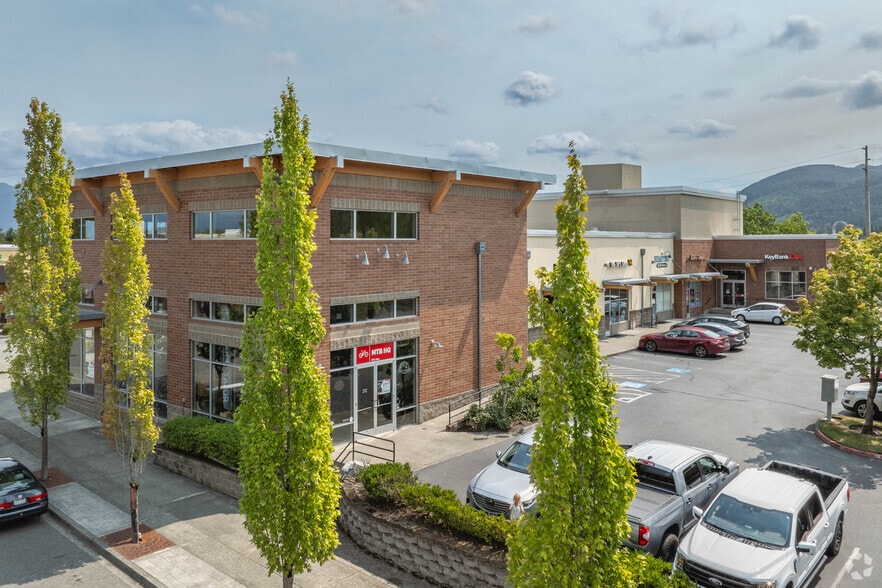 7811-7917 Center Blvd SE, Snoqualmie, WA for lease - Primary Photo - Image 1 of 10