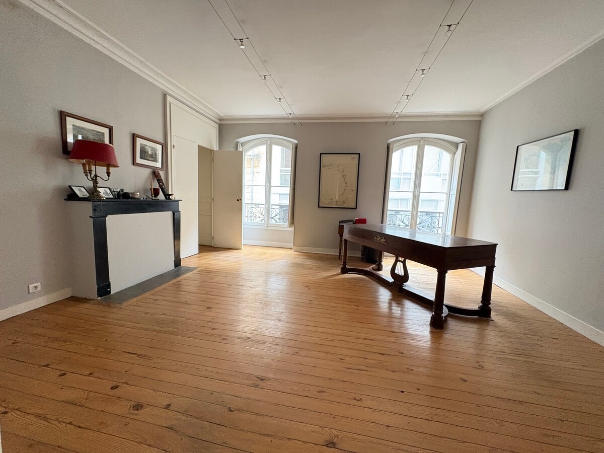 Rue Vital Carles, Bordeaux, GIR 33000 -  -  - Interior Photo - Image 2 of 8