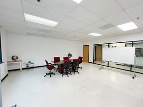 8407 Central Ave, Newark, CA à louer Photo intérieure- Image 2 de 2