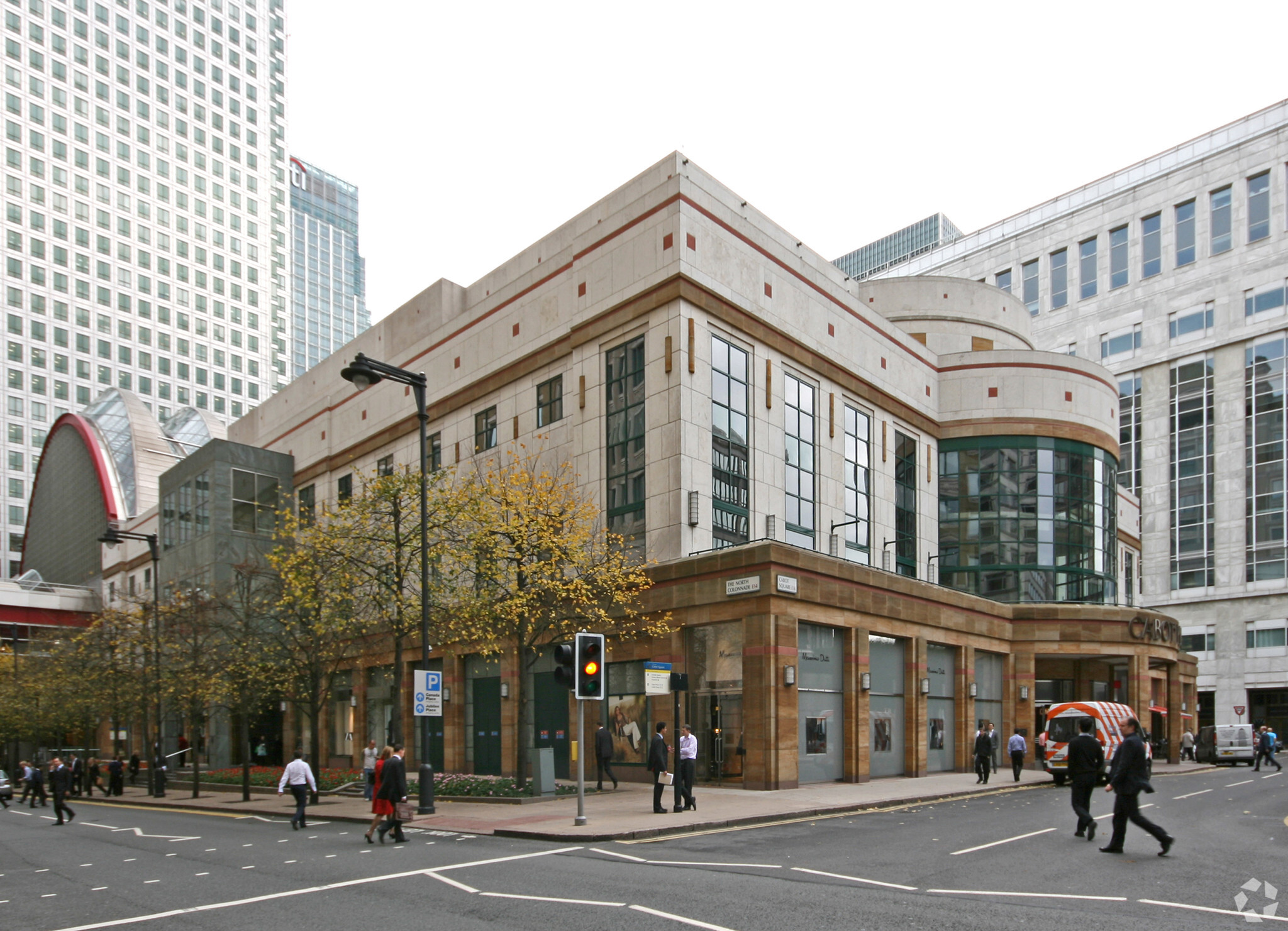 15 Cabot Sq, London for lease Primary Photo- Image 1 of 3