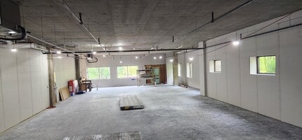 3407 West Chester Pike, Newtown Square, PA for lease Interior Photo- Image 2 of 15