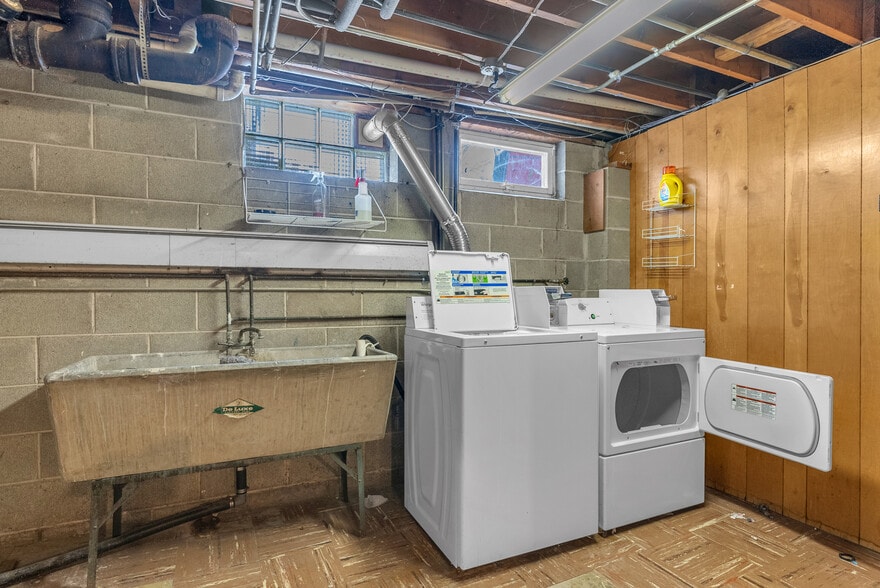 6860 Delaware St, Merrillville, IN à vendre - Photo du bâtiment - Image 3 de 14