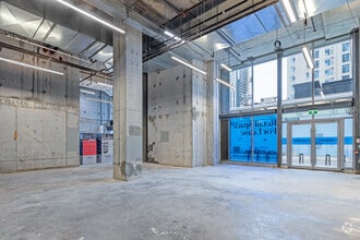 591 Yonge St, Toronto, ON for lease Interior Photo- Image 1 of 6